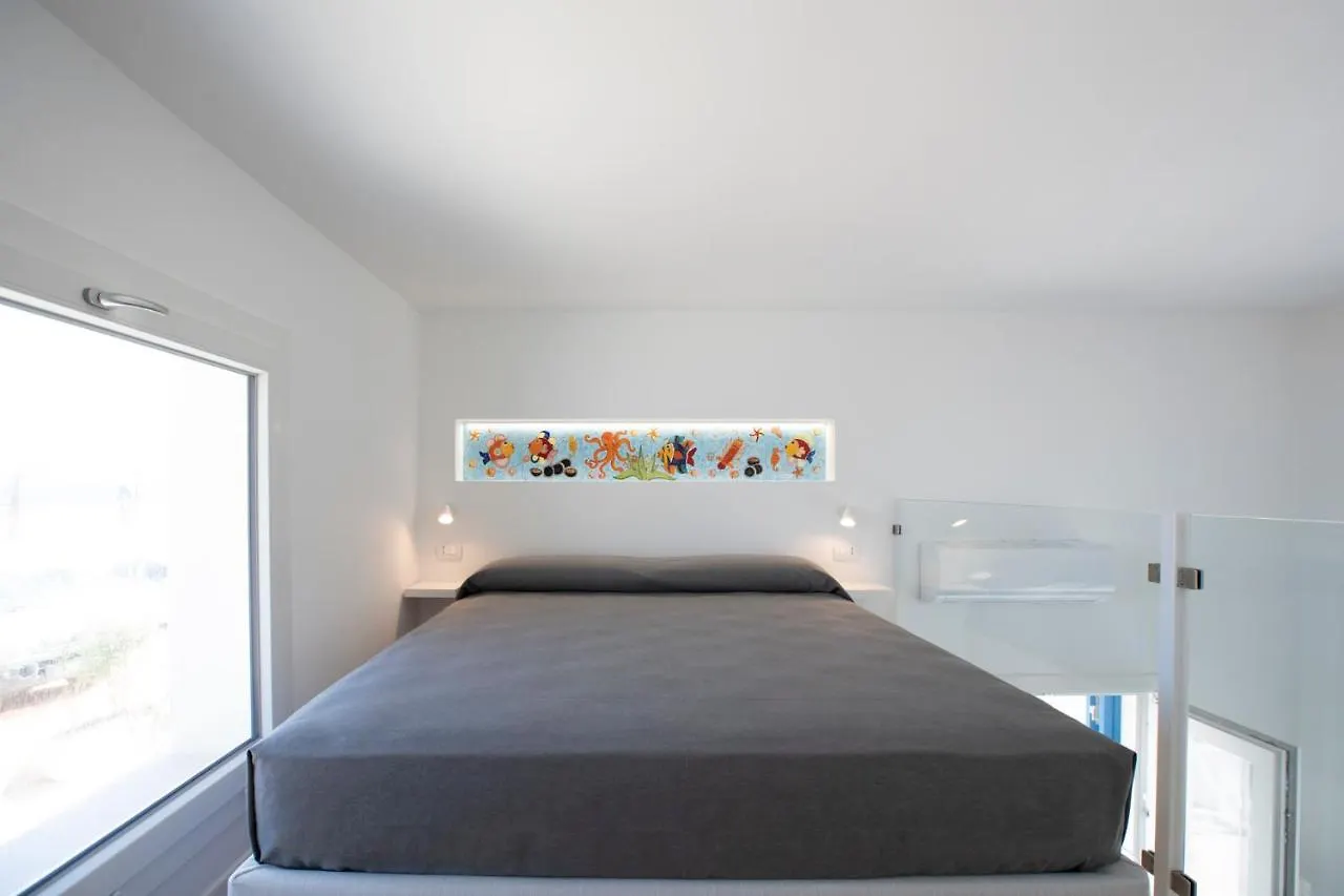 Egida Camere Mediterranee Favignana 0*,  Italia